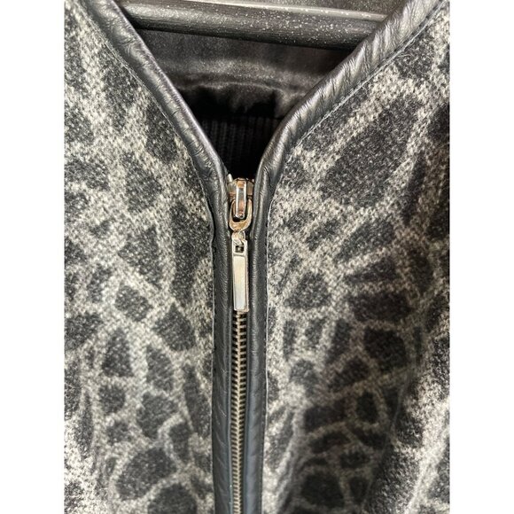 Peter Nygard Womens OX Animal Print Cardigan Sweater Jacket With Zipper & Pocket - Picture 3 of 16